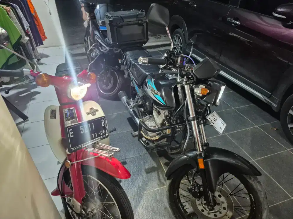 Honda C70 dan Honda GL Pro Neotech