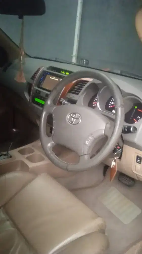 Toyota Fortuner 2010 Bensin
