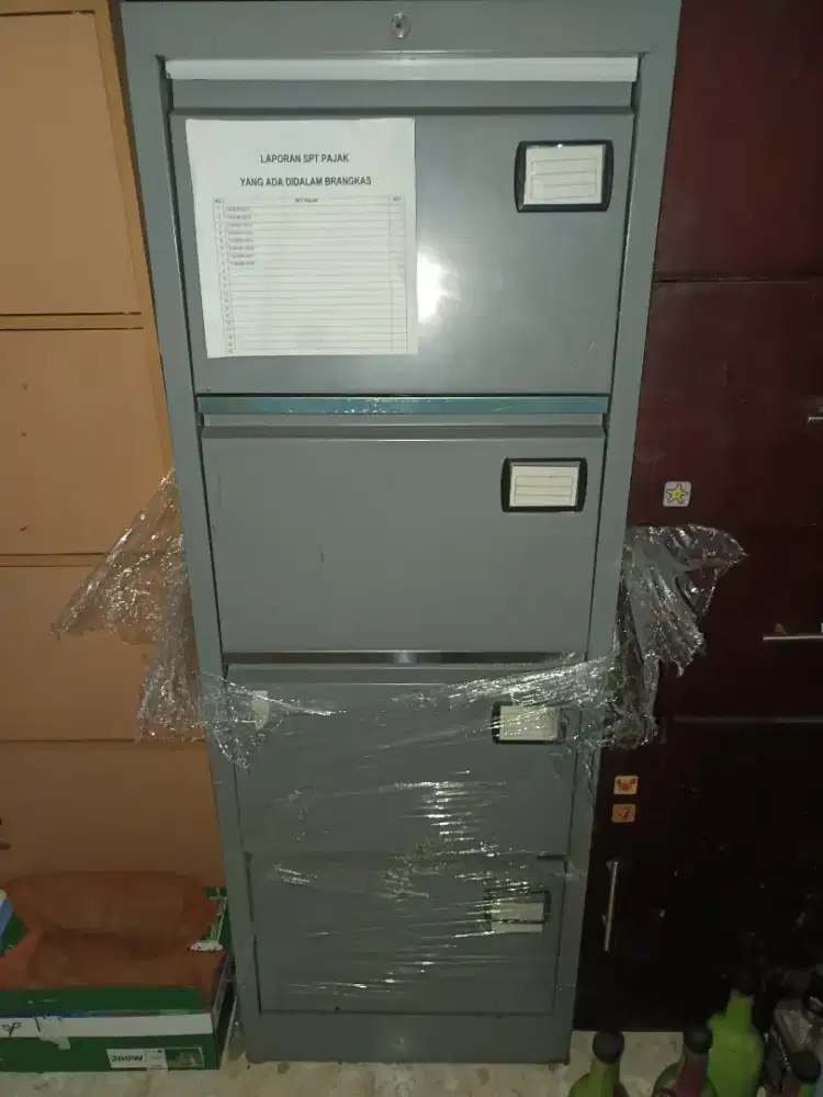 filling cabinet