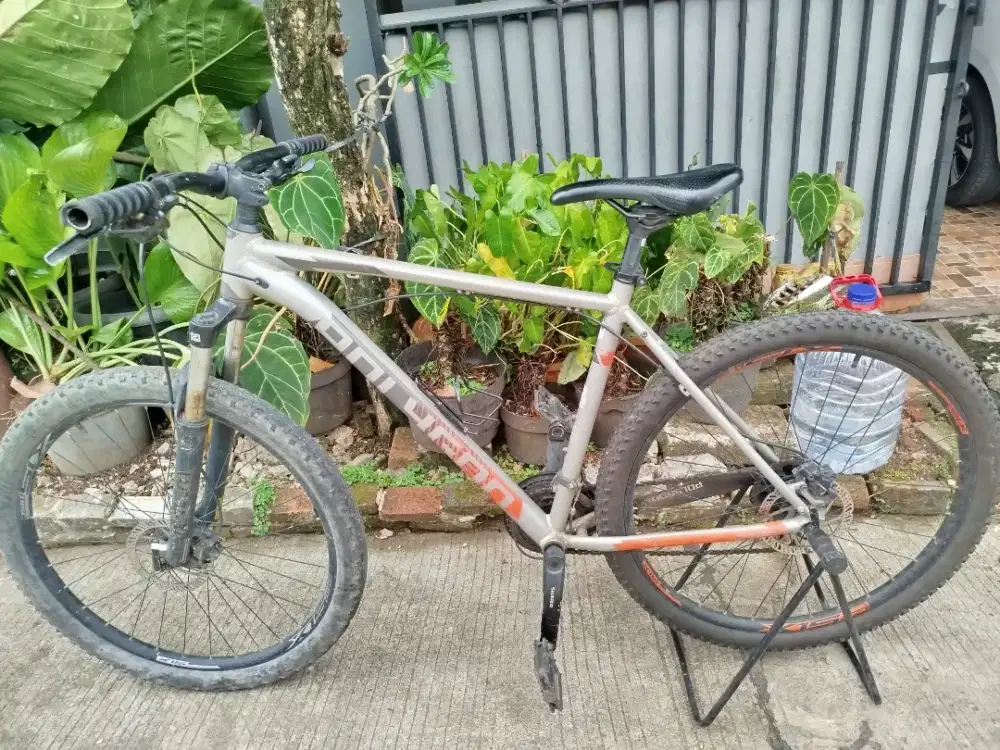 Sepeda MTB Polygon Premier 4