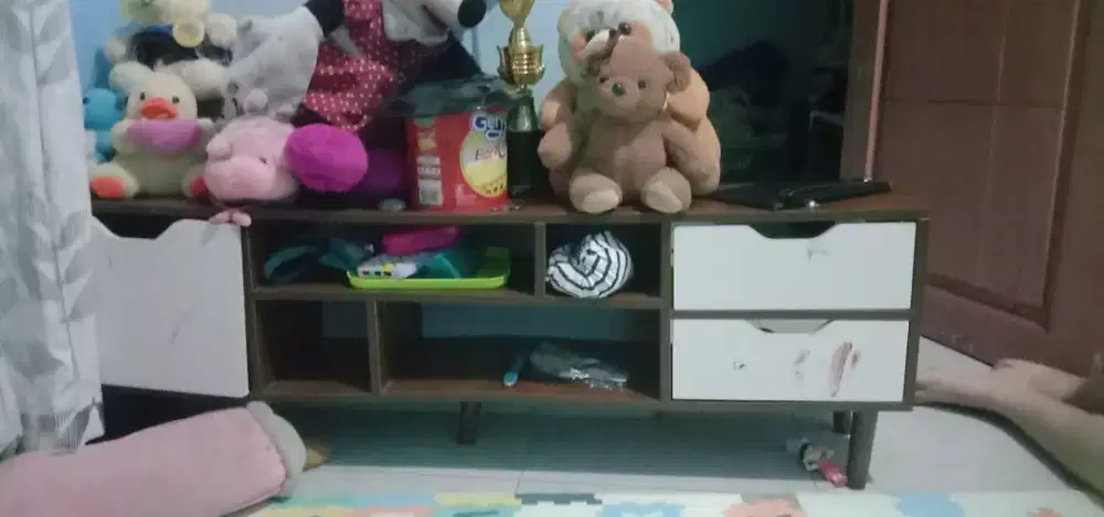 Meja tv ukuran ukuran kecil
