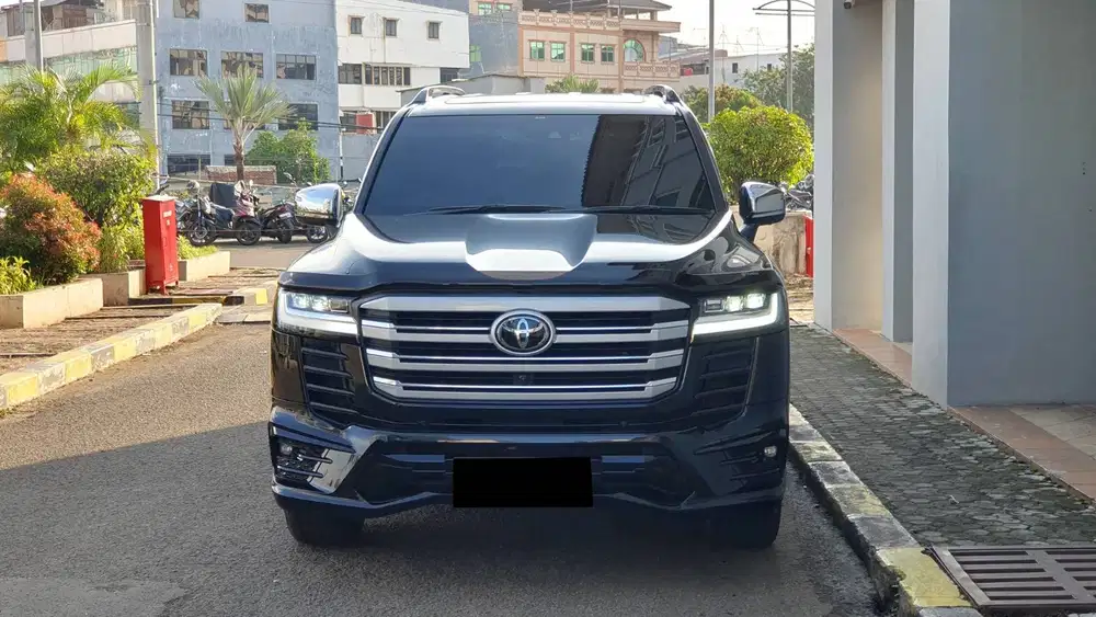 Toyota Land Cruiser 300 VXR TSS Diesel AT 2023 Low KM Record Like New