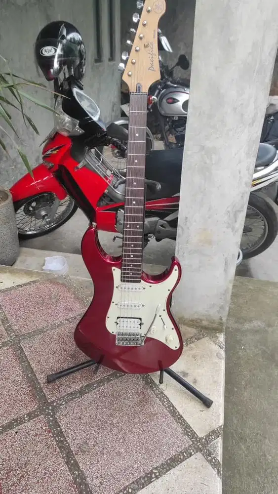 Gitar Elektrik Yamaha Pacifica PAC 012
