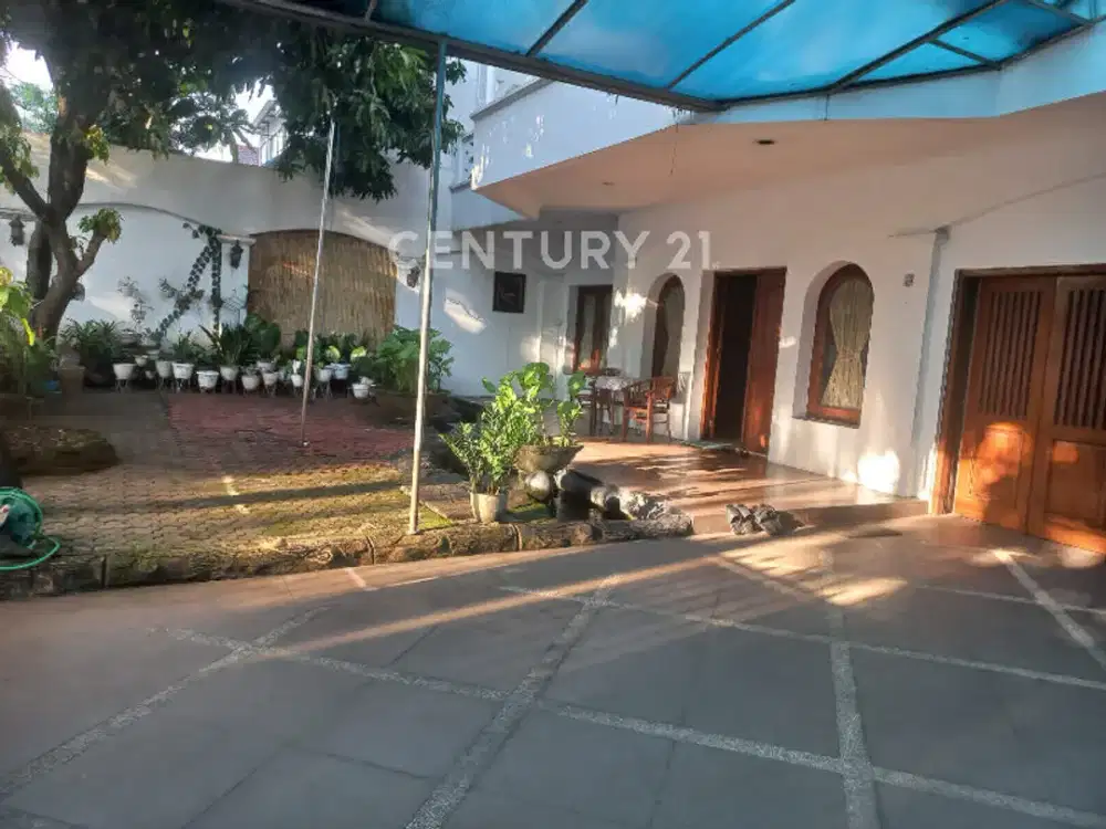 Rumah Luas Full Furnished di Bumi Bintaro Permai, Jakarta Selatan