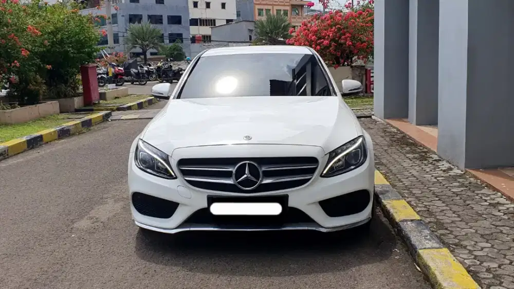 Km 19rban mercedes benz mercy c200 amg line 2018 putih