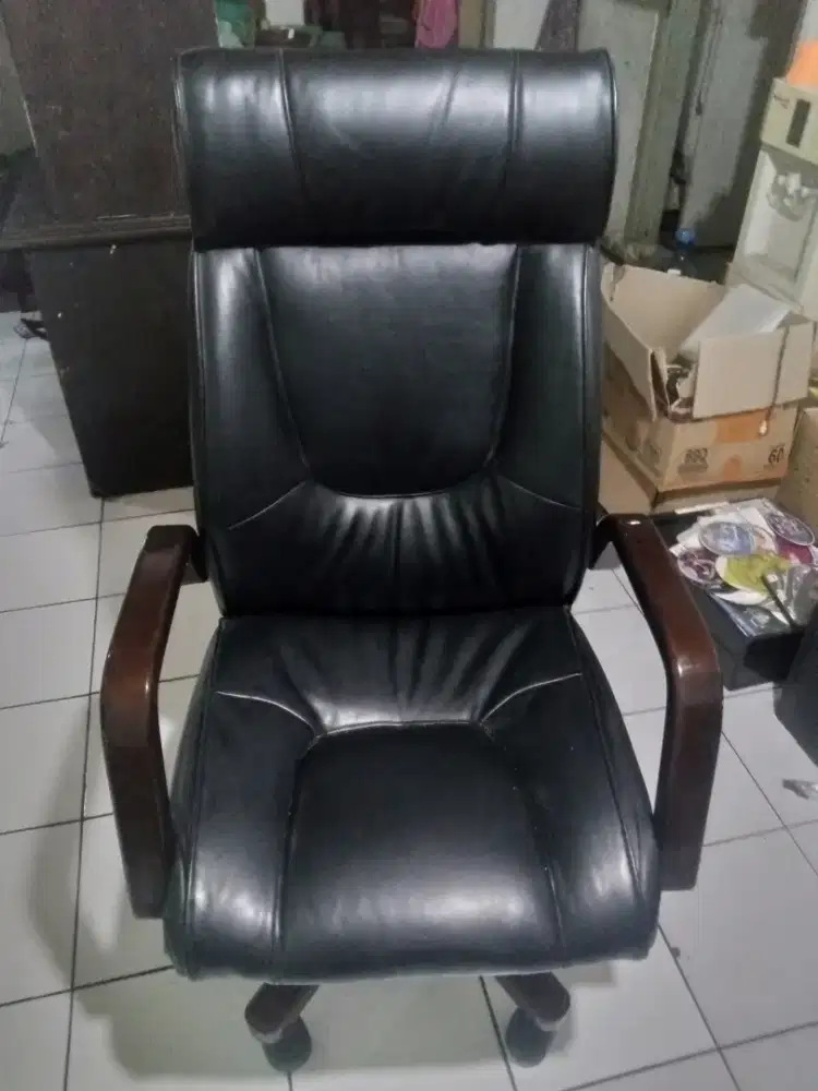 Kursi,kantor untuk pimpinan,bagus mulus