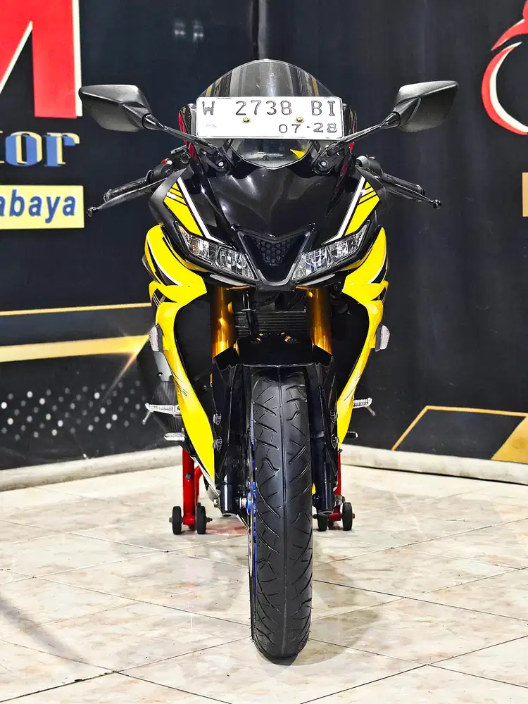 Yamaha R15V3 Yelow edition 2018 limited km.18rb.Anugerah motor rungkut