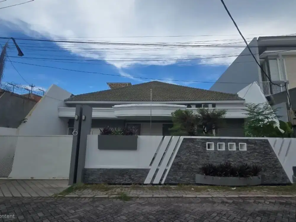 Rumah Gading Pantai  STRATEGIS SIAP HUNI , ROw jalan 2 mobil dan jalurnya searah