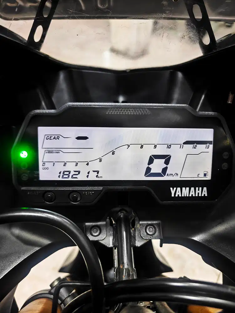 Yamaha R15V3 Yelow edition 2018 limited km.18rb.Anugerah motor rungkut