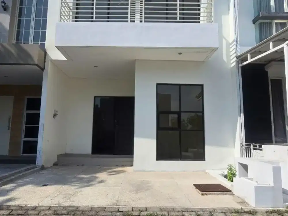 Rumah Pakuwon City  GRAND ISLAND NEW GRESS MINIMALIS , Ada Gudang