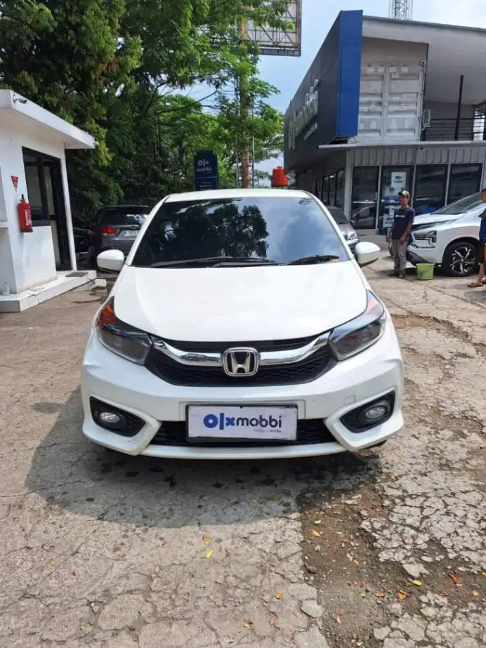 LOW DP Honda Brio Satya 1.2 E Bensin-AT 2022 AJR