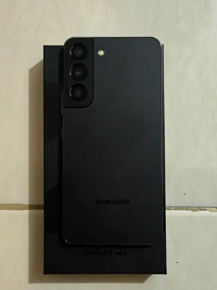 Samsung S22 Reguler Resmi SEIN 99% Like new Pribadi bukan plus ultra