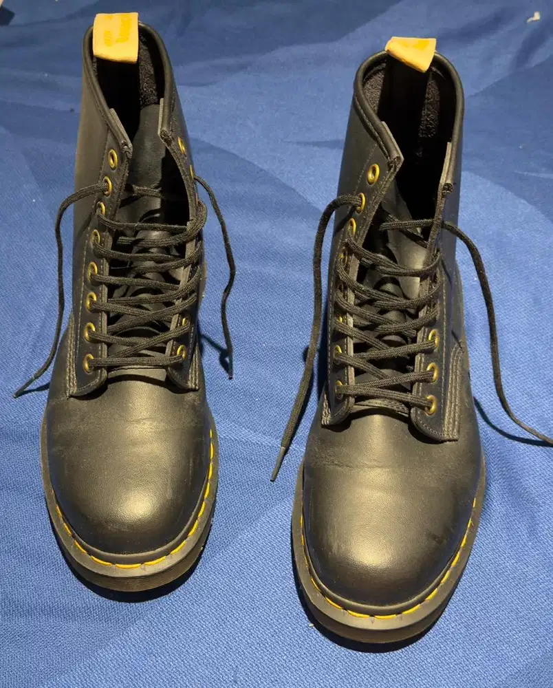 Dr martens 1460 vegan felix rub off boots