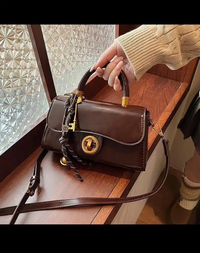 Tas selempang wanita