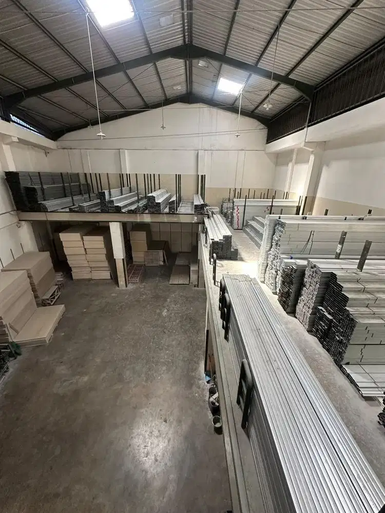 DIJUAL GUDANG KOMERSIAL RAYA KENJERAN LOKASI STRATEGIS BANGUNAN BAGUS