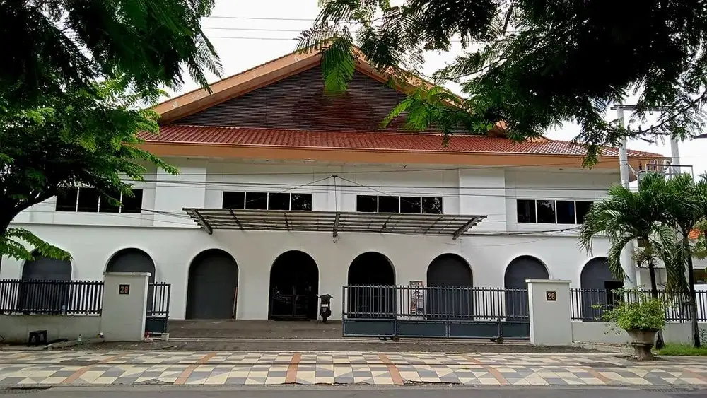 DISEWAKAN BANGUNAN KOMERSIAL NOL JALAN RAYA SURABAYA PUSAT GENTENGKALI