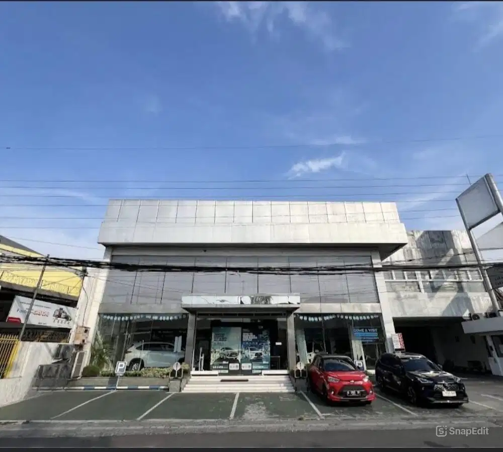 LOKASI STRATEGIS! DIJUAL KOMERSIAL AREA EX SHOWROOM JENGGOLO SIDOARJO