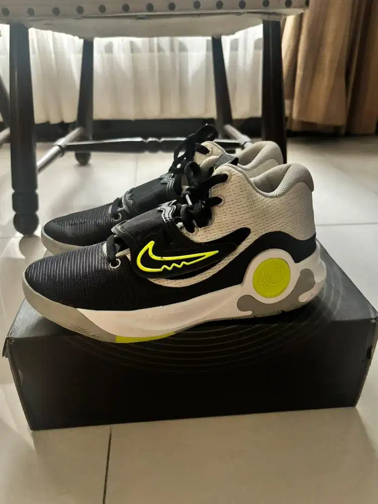 SEPATU BASKET Nike KD Trey 5 X EP White Black Volt