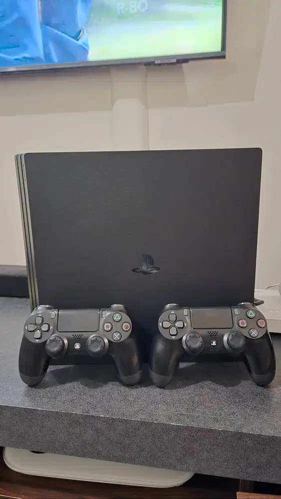 PS4 PRO 1TB OFW (BUKAN HEN)