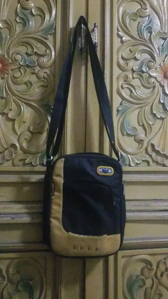 Tas selempang tumi original