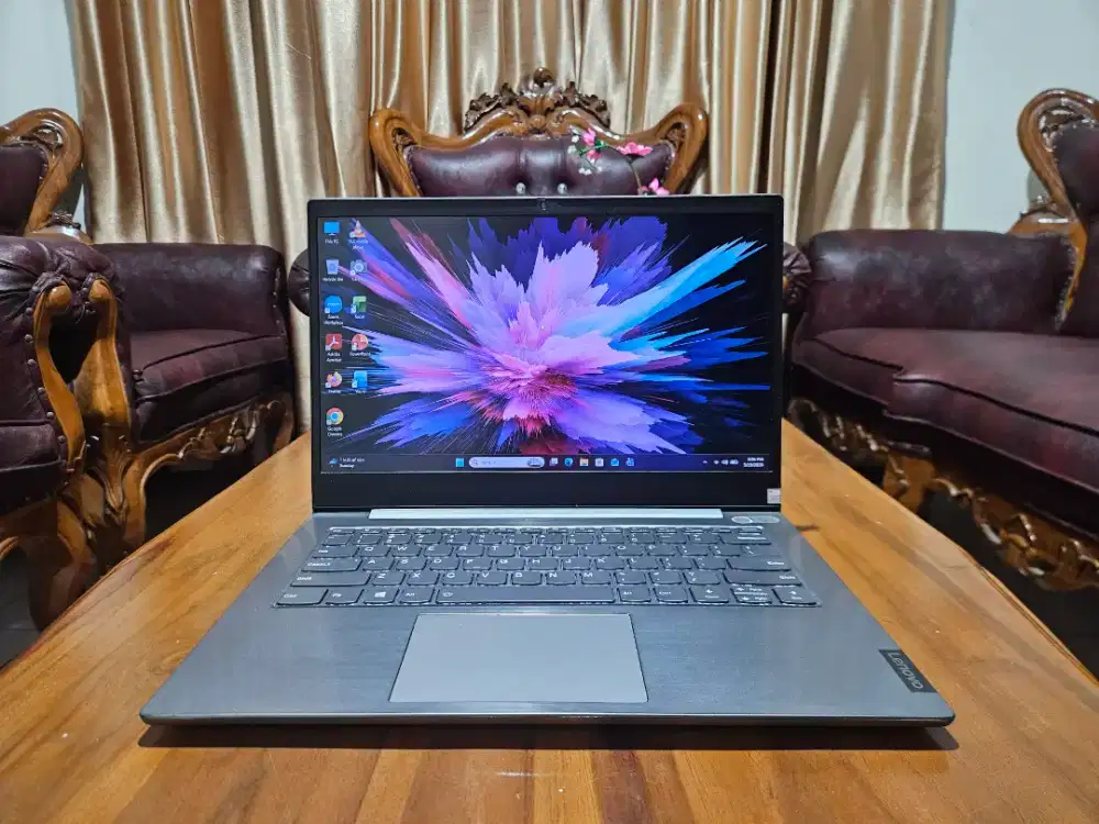 Laptop Lenovo Core i5 Gen10 Ram 8/512GB SSD Gres seperti baru
