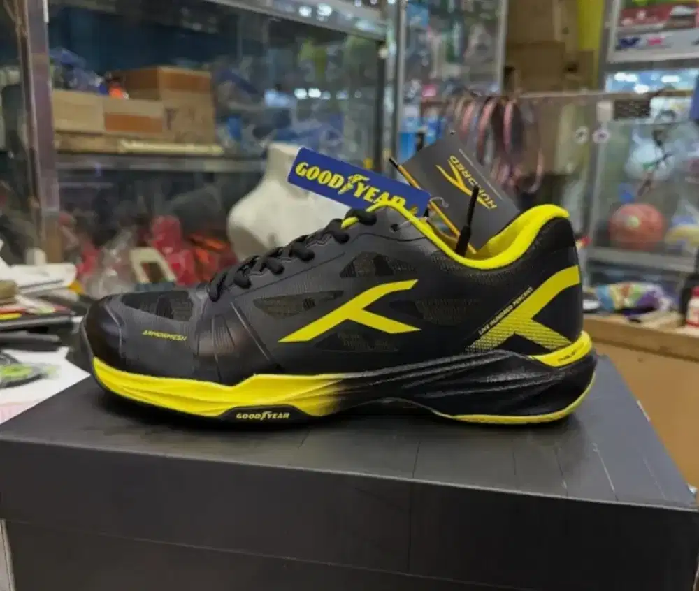 Hundred Phenom New