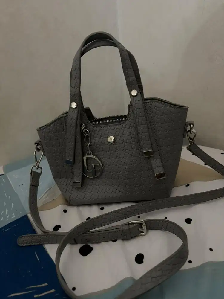 Tas les fames masih 99% mulus