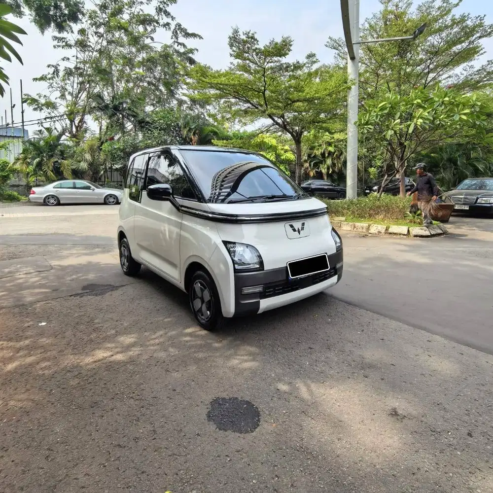 (TDP 45JT) LOW KM 26 RB ! WULING AIR EV LITE RANGE 200 KM 2023 PUTIH !