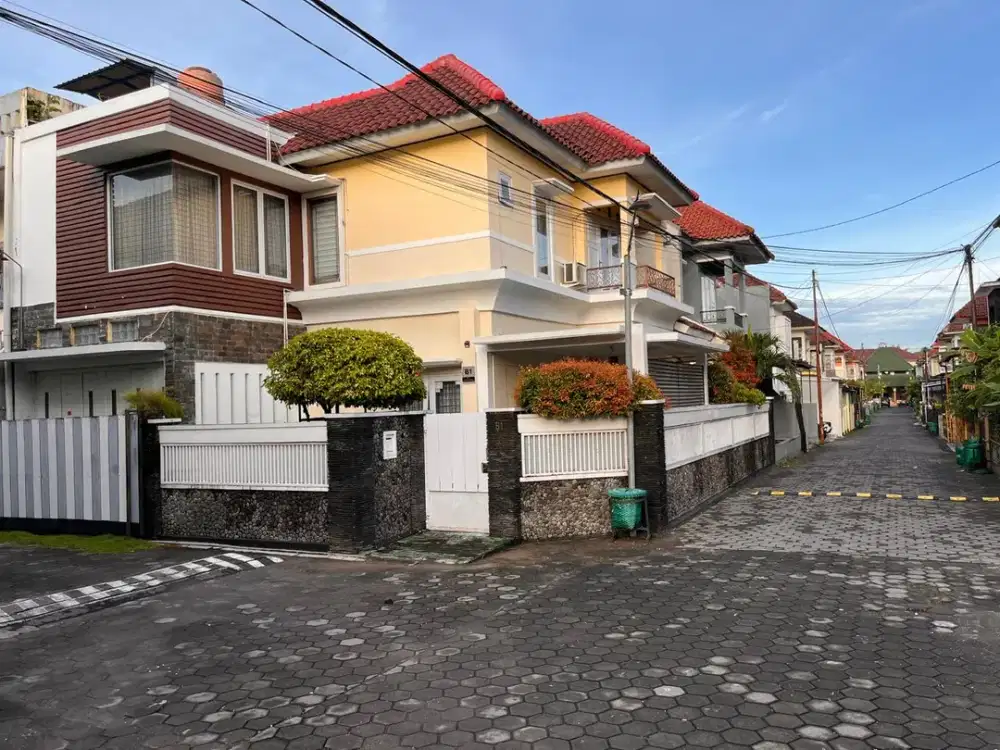 Dijual Rumah nyaman dan terawat berdekatan hotel Hyatt jln. Palagan Km.7 Sleman yogyakarta
