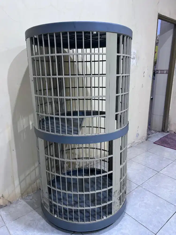 Kandang kucing 2 tingkat