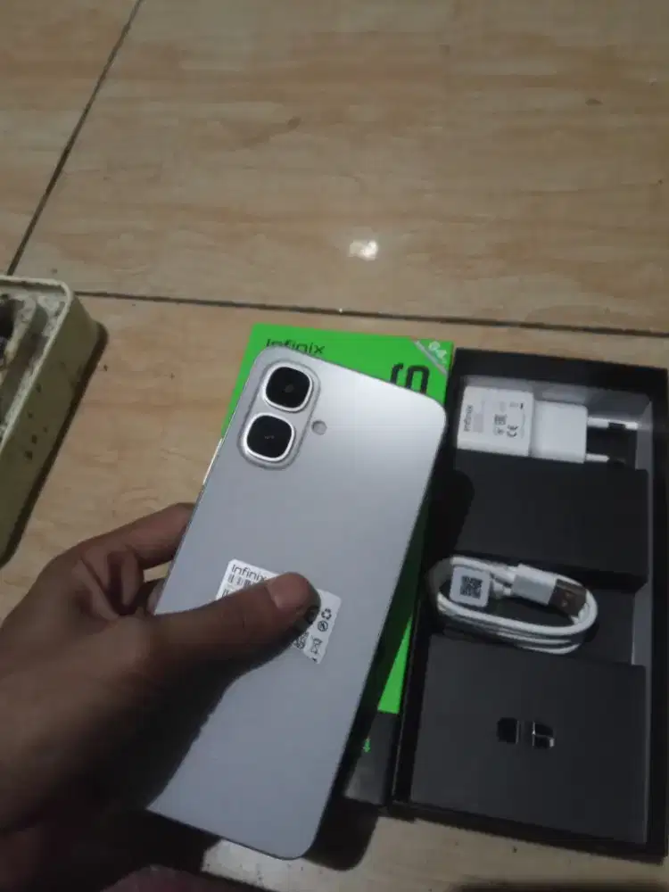 Infinix smart 10 4/64
