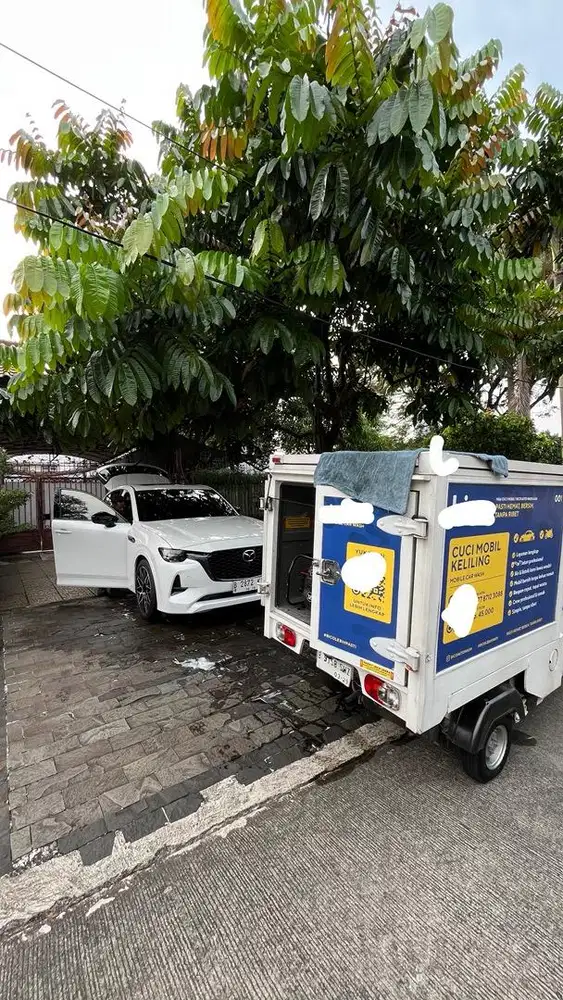 Karyawan Cuci Mobil Keliling