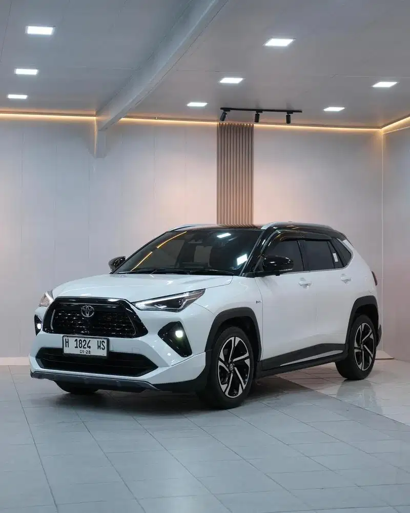 (DP 35Jt) TOYOTA NEW YARIS CROSS 1.5 S GR HYBRID TSS CVT 2023 TWO TONE