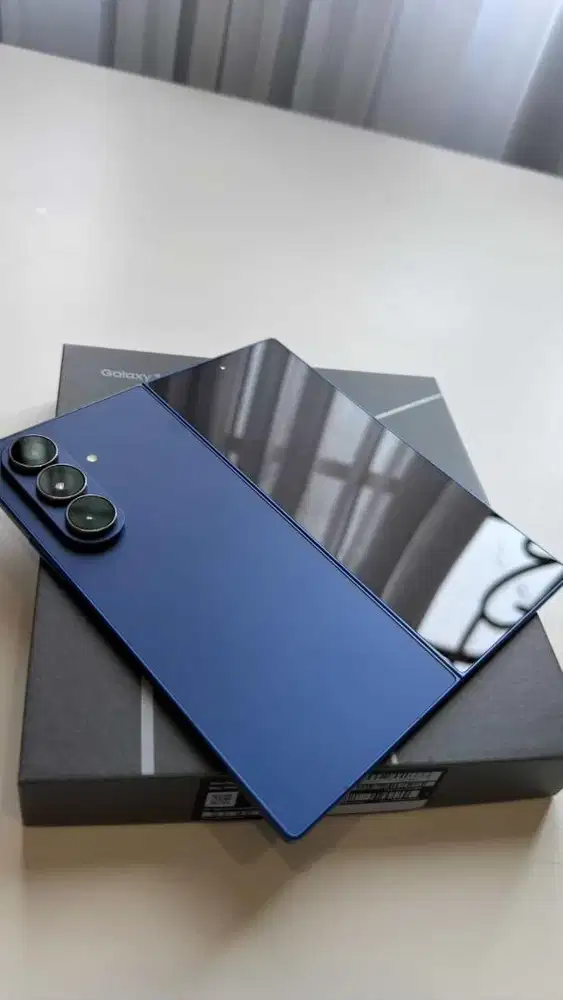 Dijual Samsung Z Fold 7 Blue