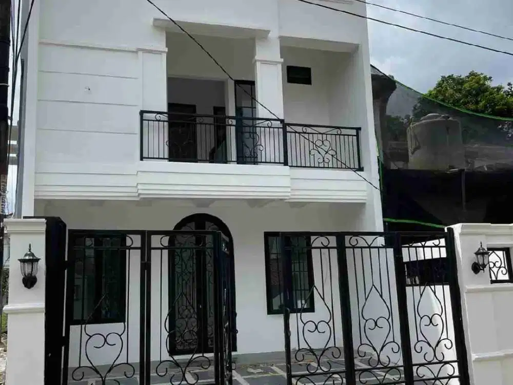 Dijual Rumah Baru American Classic 2½ Lantai Di Jatiwaringin Bekasi