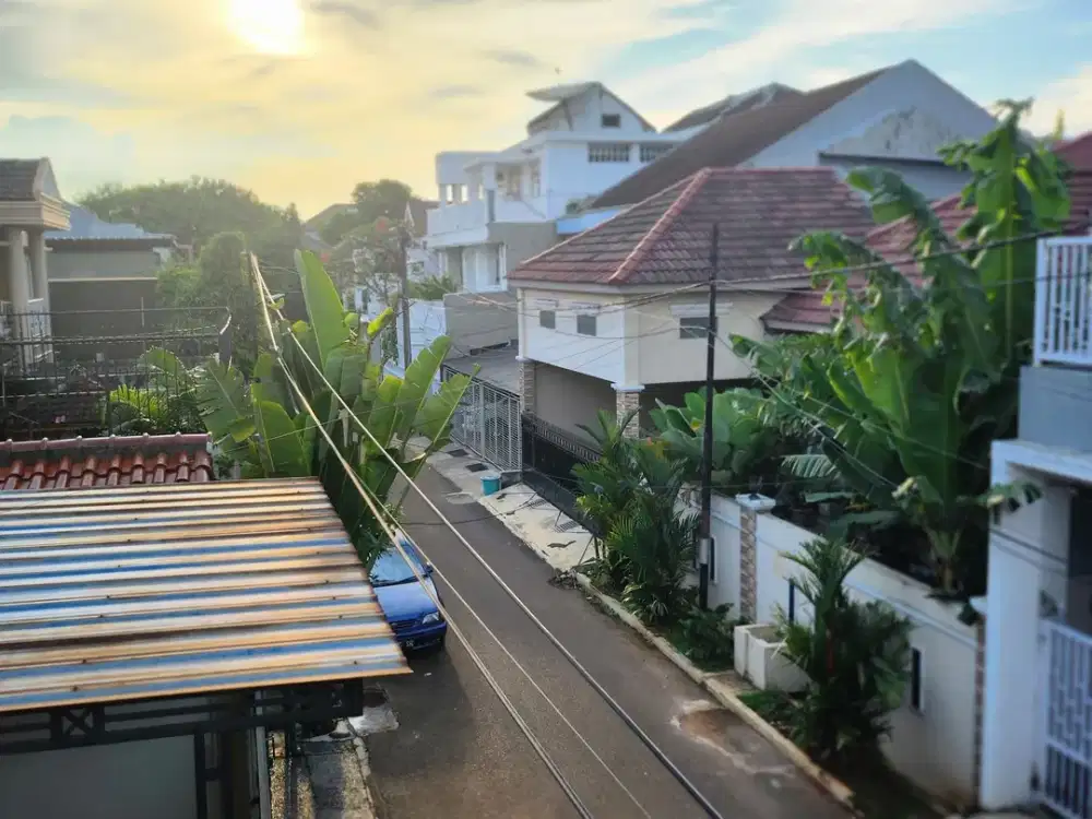 Rumah Billymoon 112mtr Pondok kelapa 2 lantai siap huni