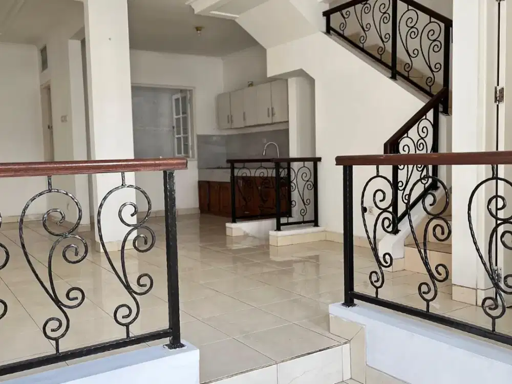 Dijual Rumah Cepat Rumah Siap Huni LT 6 x 15 Hadap Utara di Gading Grande