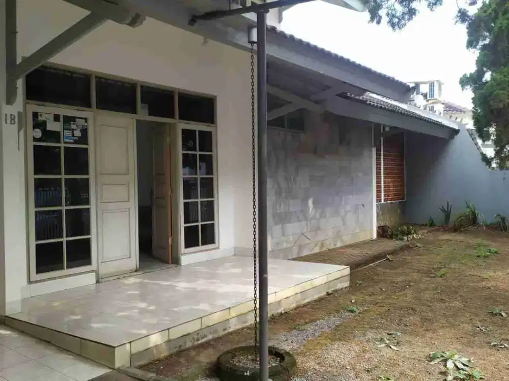Rumah Nyaman dan Taman Luas Di Arcamanik Endah Bandung