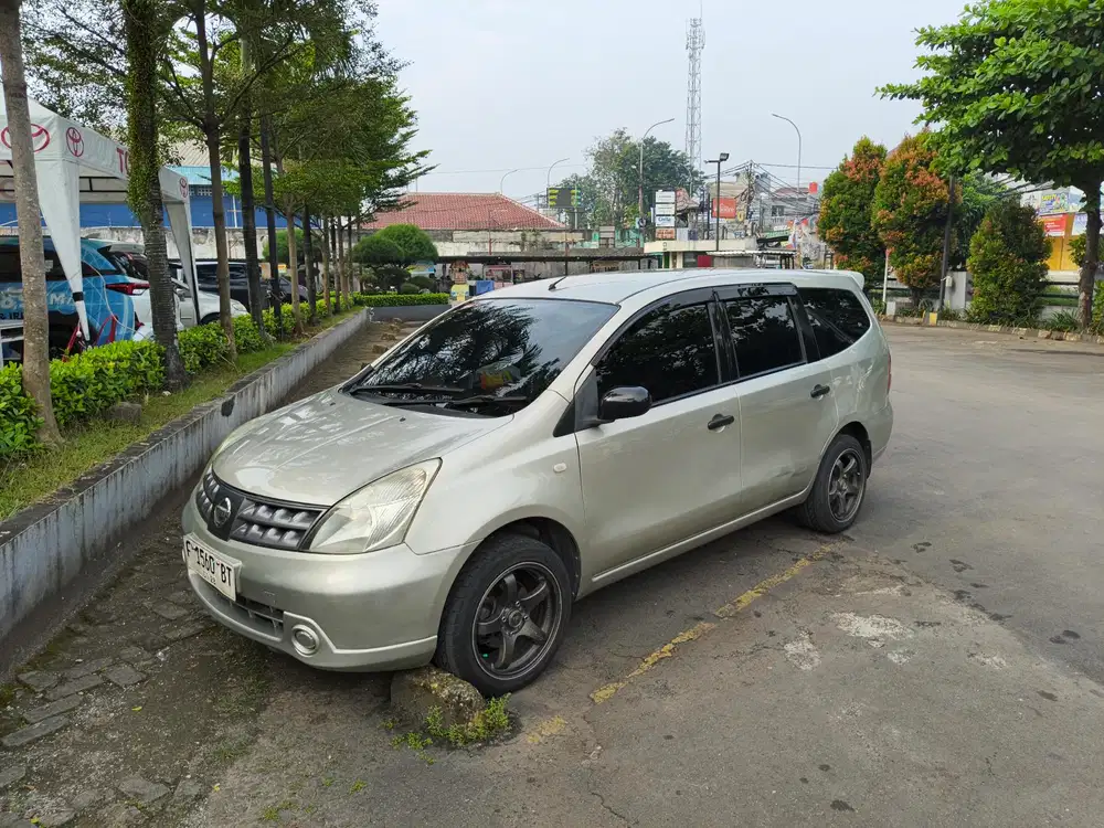 Nissan Livina 2007 Bensin