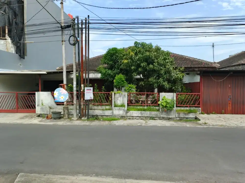 Di jual cepat tanah bonus bangunan di dekat perumahan elit Green Garden