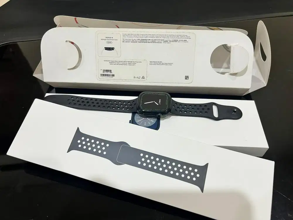 Preloved apple watch Iwatch series 8 (45mm)