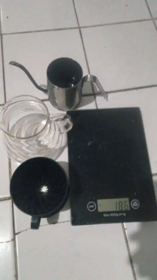 Alat seduh kopi manual brew