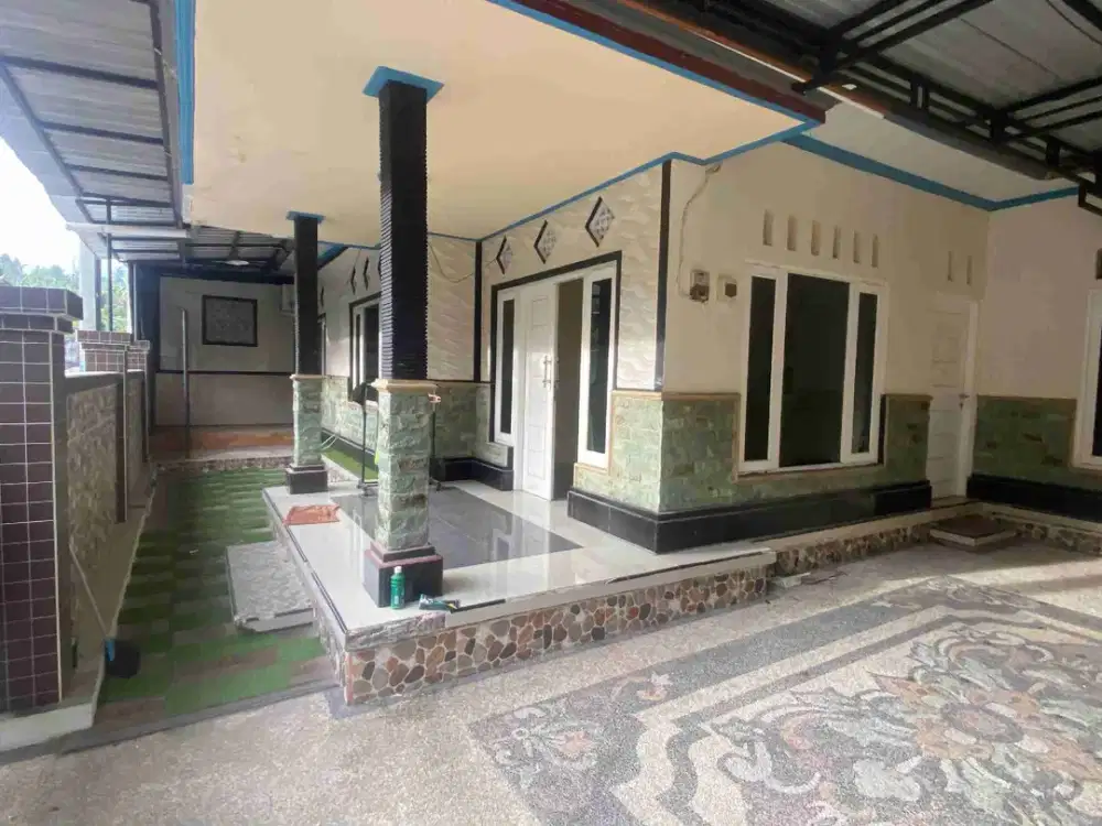 DISEWAKAN RUMAH DITAMAN KOTA KARANGASEM