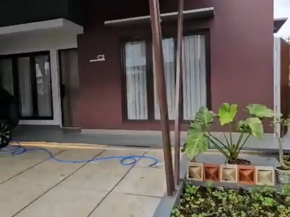 Dijual / Disewakan Rumah siap huni di Champaca Residence 2lt Fully Furnished 3KT, 2KM dekat Bintaro Sekt.2