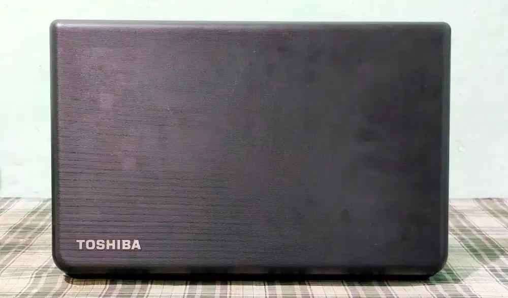 Toshiba satelite c55-A core i7gen3 ram4 hdd320 batre awet siap pakai