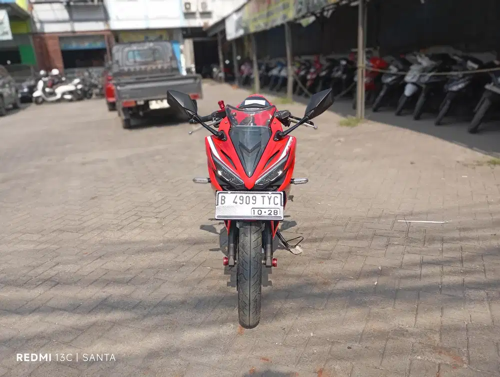 Honda CBR 150R Tahun 2018 Surat Komplit (km Low)