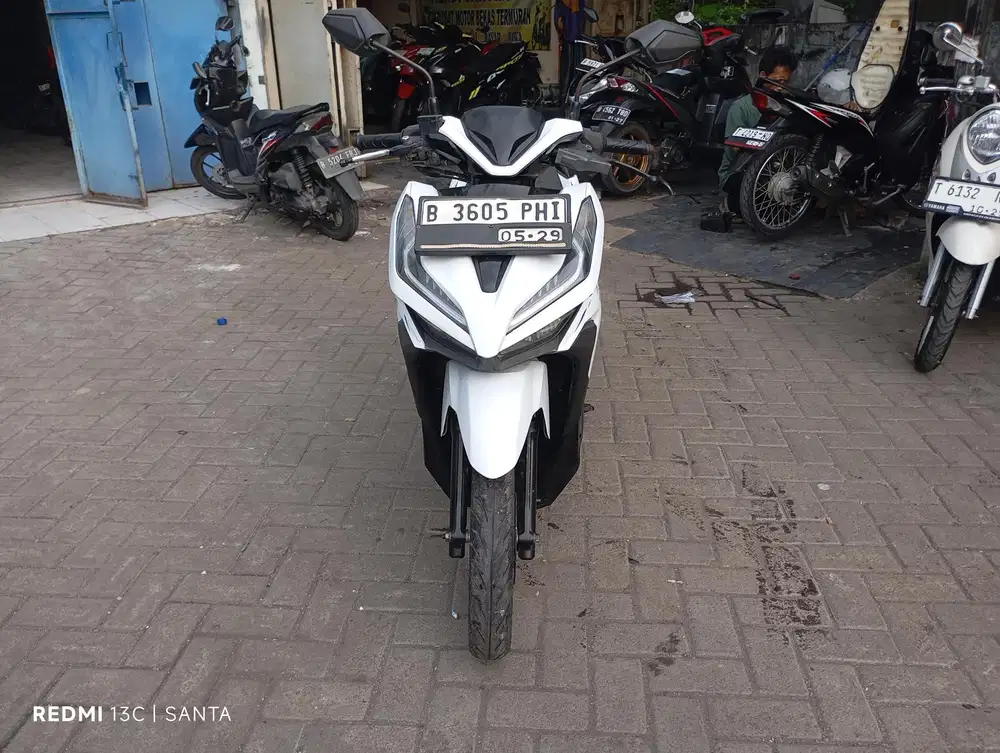 Honda Vario 125 LED new tahun 2019 Surat komplit