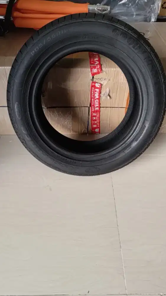 Ban Baru 205/55 R16