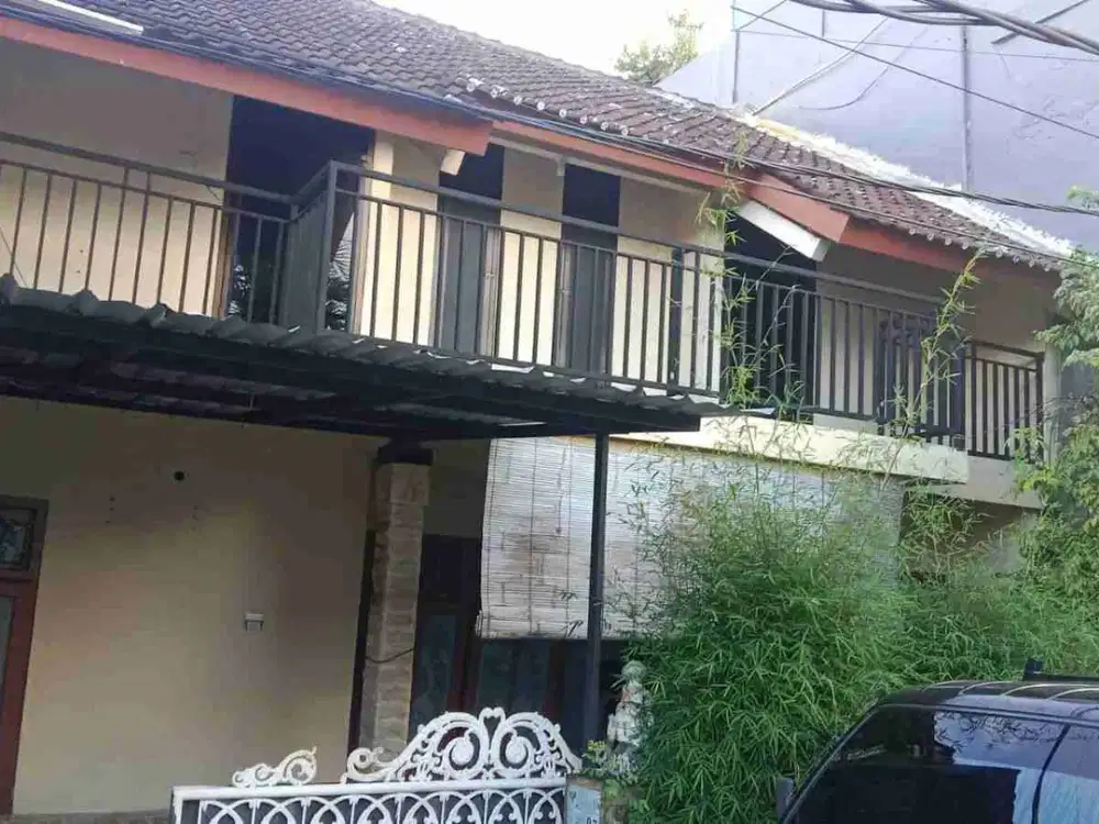 DISEWAKAN RUMAH ADA BALKON SETIAP KAMAR