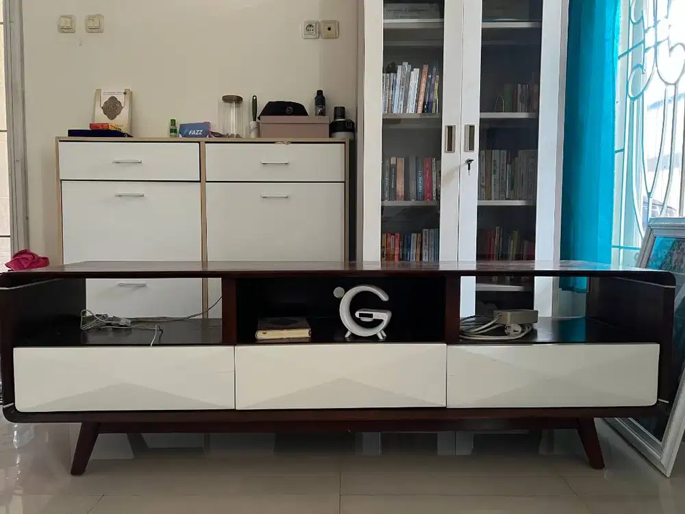 Meja TV Kayu Jati Jepara